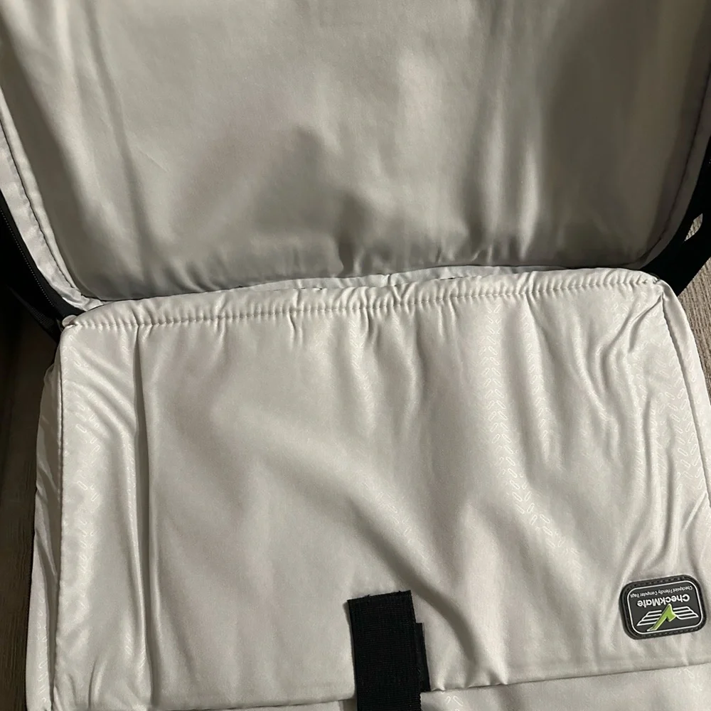 Men's Black Computer Messenger Bag